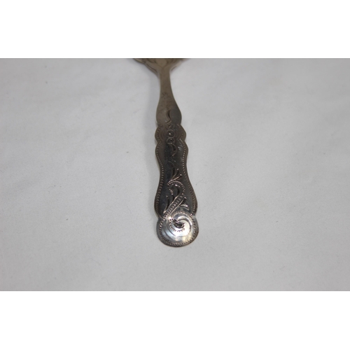 748 - DUTCH SILVER 934 GRADE CADDY SPOON WITH ETCHED STEM AND BOWL DESIGN