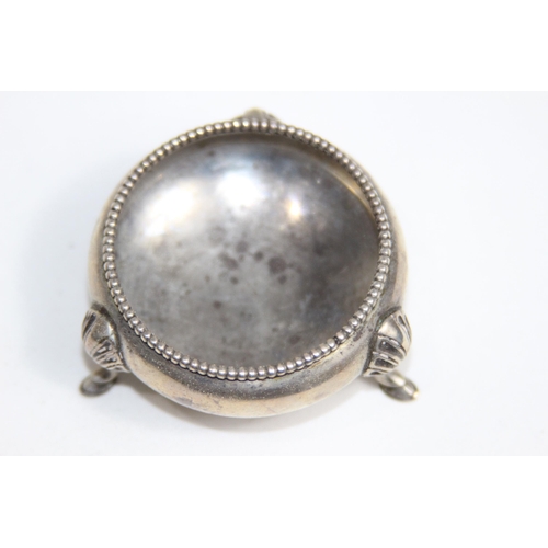 763 - VICTORIAN SILVER CAULDREN FORM SALT BY HAKEN AND HEATH