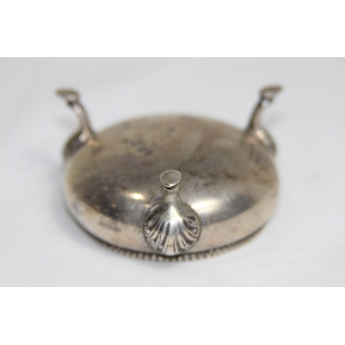 763 - VICTORIAN SILVER CAULDREN FORM SALT BY HAKEN AND HEATH