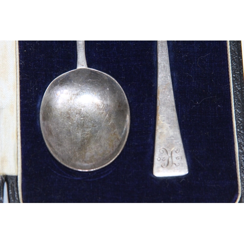 786 - CASED PAIR OF SILVER PRESERVE SPOONS BY THOMAS BRADURY AND SON - SHEFFIELD 1919