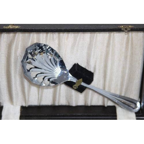 312 - QUANTITY OF SILVER PLATED WARES INCLUDING SET OF SIX NAPKIN RINGS, MOTHER OF PEARL HANDLED SERVERS A... 