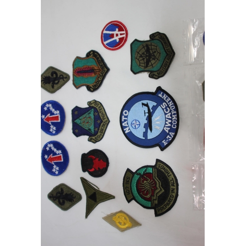 519 - QUANTITY OF MILITARY INTEREST - WOVEN US PATCHES INCLUDING WW2