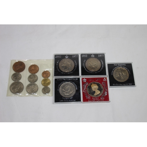 637 - PRESENTATION CASED COINS, SELECTION OF WHITMAN FOLDERS WITH SOME CONTENTS, SOME ROLLED BANK ISSUE 1/... 