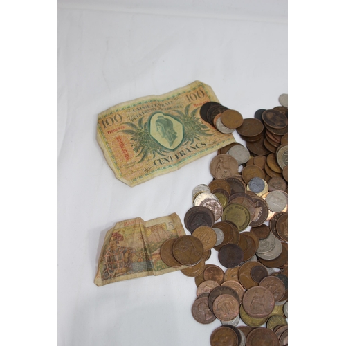 638 - LARGE QUANTITY OF BRITISH AND FOREIGN COINS AND BANKNOTES