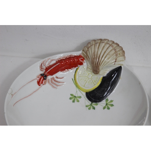 220 - DATERRA SERVING PLATE AND 2 X ITALIAN SEAFOOD BOWLS 
36CM