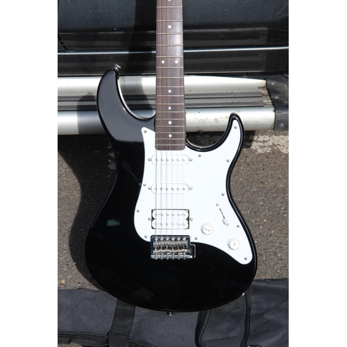 450 - YAMAHA PACIFICA 012 ELECTRIC GUITAR