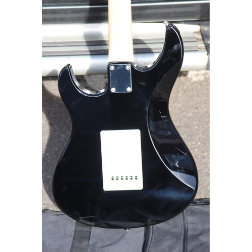 450 - YAMAHA PACIFICA 012 ELECTRIC GUITAR