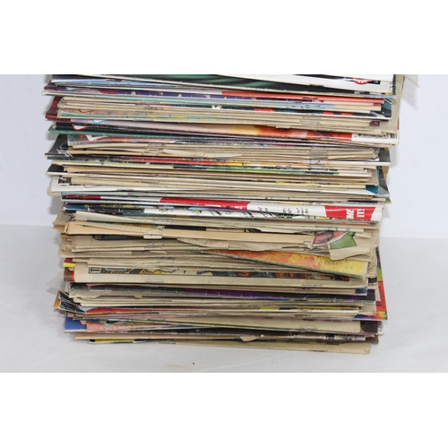 481 - LARGE QUANTITY OF 2000AD MAGAZINE COMICS