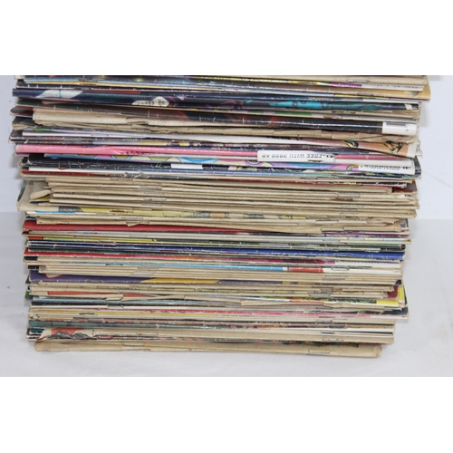 482 - LARGE QUANTITY OF 2000AD MAGAZINE COMICS