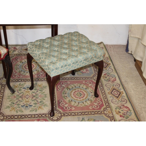 59 - REPRODUCTION LADIES BUREAU, CHAIR AND STOOL
53 X 40 X 100CM