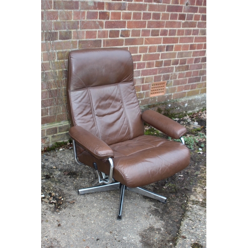 69 - RETRO LEATHER RECLINING CHAIR 
80 X 70 X 96CM