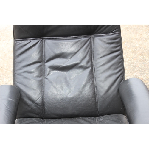 70 - RETRO LEATHER RECLINING CHAIR 
80 X 70 X 96CM