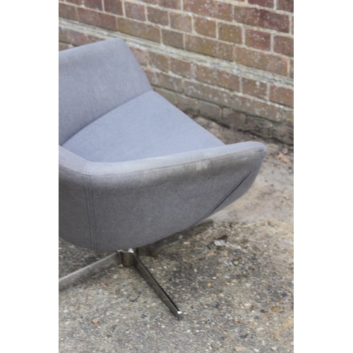 72 - VINTAGE RETRO ARMCHAIR 
80 X 79 X 104CM