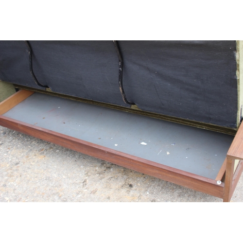 75 - RETRO G PLAN DAYBED 
206 X 89 X 82CM