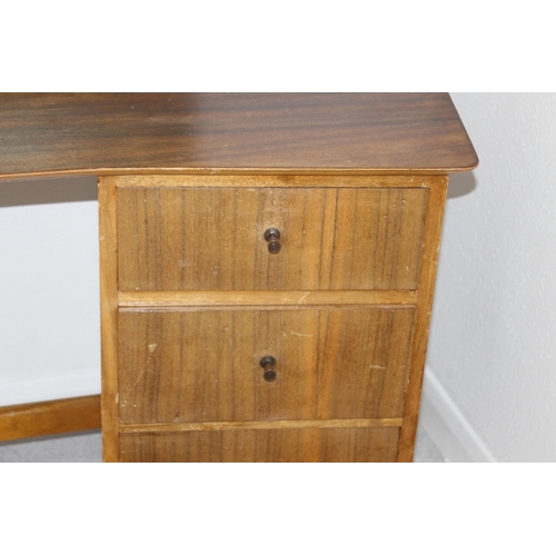 9 - RETRO MORRIS OF GLASGOW DRESSING TABLE