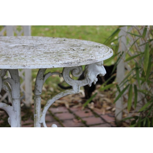 130 - WHITE METAL GARDEN TABLE 
71 X 58CM