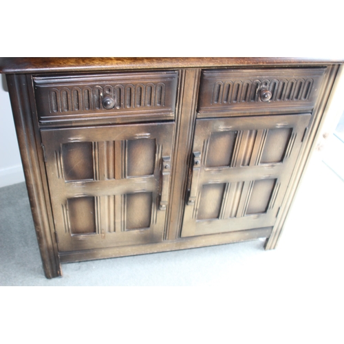 4 - PRIORY DRESSER AND DISPLAY CABINET
90 X 40 X 172CM