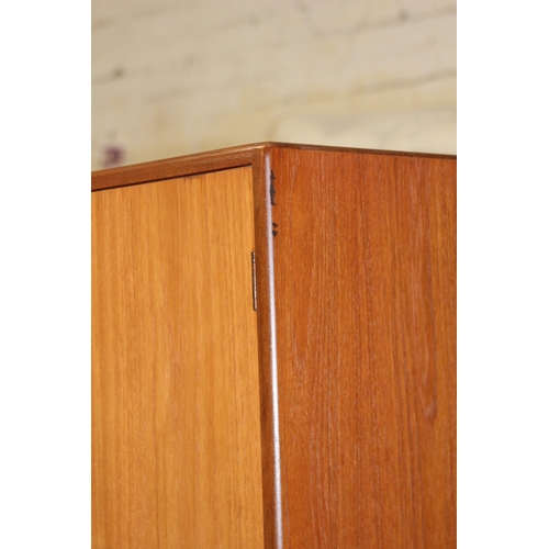 77 - RETRO G PLAN FRESCO WARDROBE 
92 X 59 X 177CM