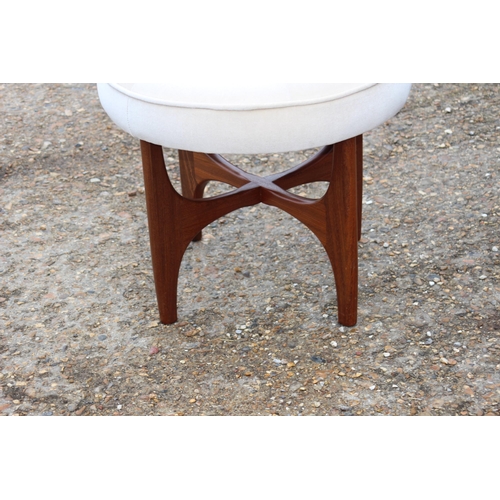 79 - RETRO G PLAN FRESCO DRESSING TABLE STOOL
50 X 50CM