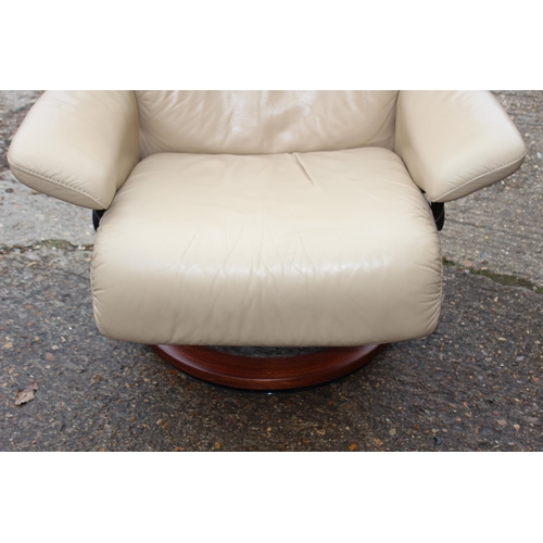 81 - EKORNES STRESSLESS RECLINING LEATHER ARMCHAIR IN CREAM
84 X 70 X 110CM