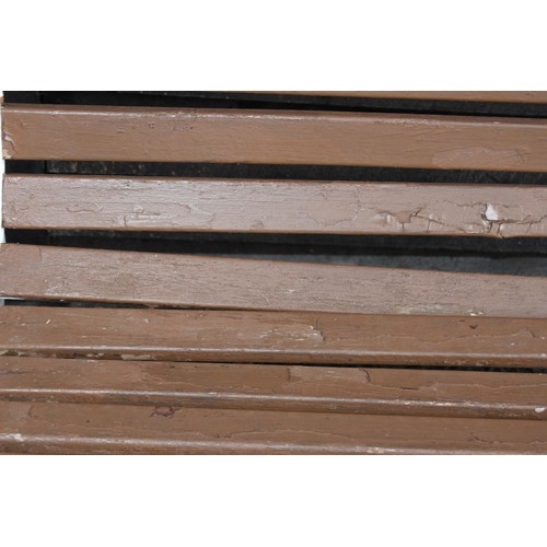 133 - METAL END GARDEN BENCH 
130 X 62 X 82CM