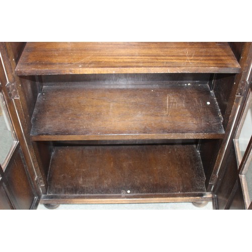 4 - PRIORY DRESSER AND DISPLAY CABINET
90 X 40 X 172CM