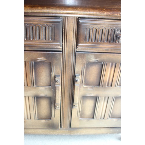 4 - PRIORY DRESSER AND DISPLAY CABINET
90 X 40 X 172CM