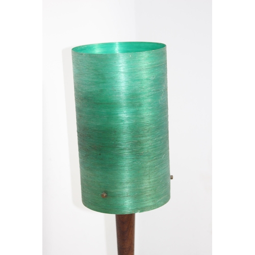 199 - RETRO SPUN FIBREGLASS SHADE LAMP
56CM