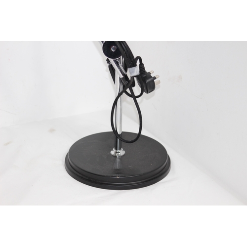 203 - MODERN ANGLEPOISE DESK LAMP
57 X 70CM