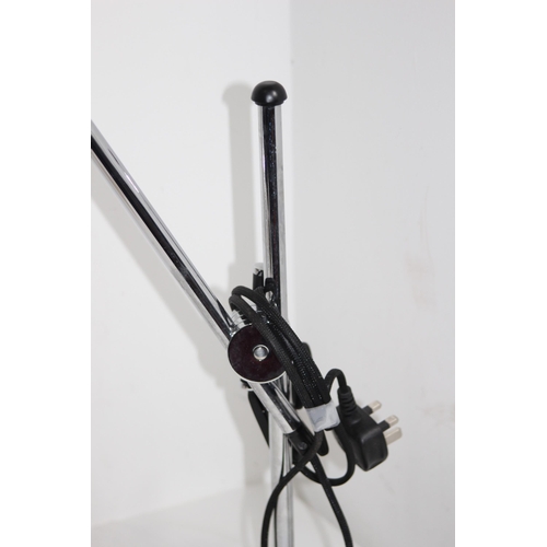 203 - MODERN ANGLEPOISE DESK LAMP
57 X 70CM