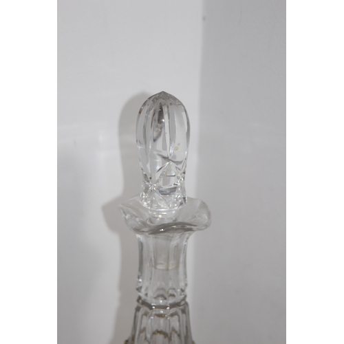 231 - BOX OF CRYSTAL AND CUT GLASS 
41CM