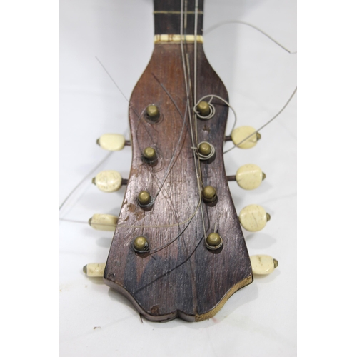 298 - ANTIQUE F.LLI FERRARI & CO NAPOLI MANDOLIN