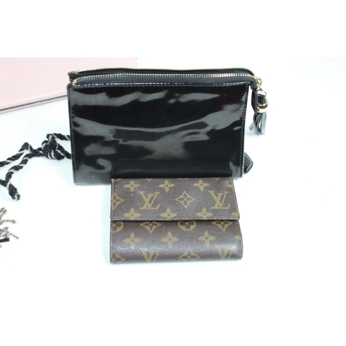 370 - QUANTITY OF DESIGNER HANDBAGS INCLUDING KATE SPADE, PAUL COSTELLOE ETC x8