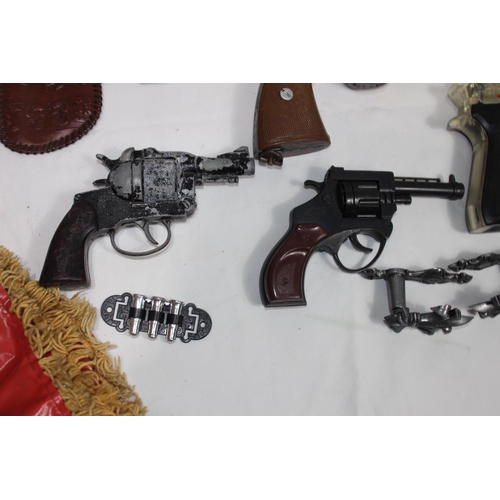 493 - LARGE QUANTITY OF VINTAGE CHILDREN'S GUNS ETC