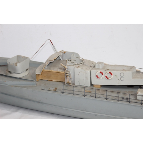 499 - MODEL BOAT 
96 X 23CM