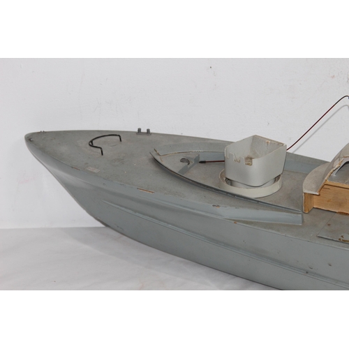 499 - MODEL BOAT 
96 X 23CM