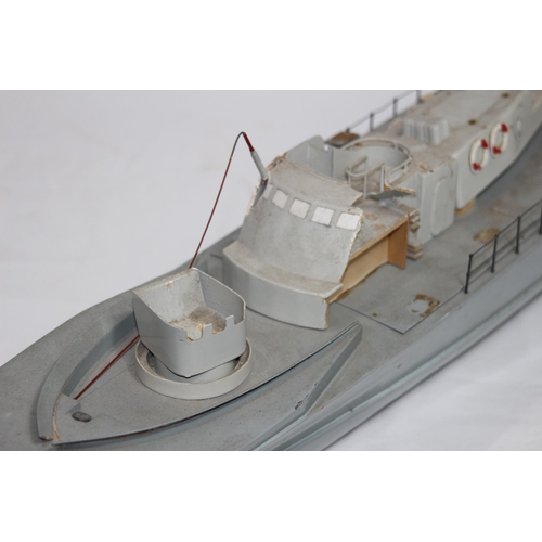 499 - MODEL BOAT 
96 X 23CM