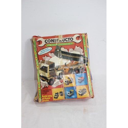 501 - VINTAGE CONSTRUCTO BIG TRUCK CONSTRUCTION SET