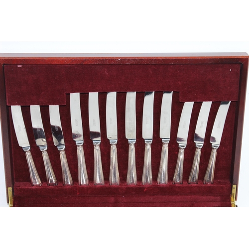 407 - CASED OSBORNE CUTLERY SET