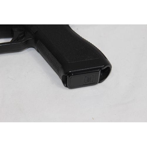 527 - GLOCK MG3921 BB GUN