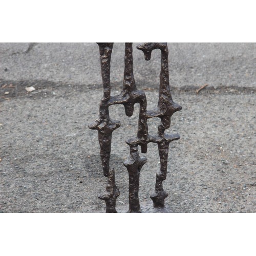 387 - MODERN METAL ABSTRACT LINKAGE 
84 X 22CM