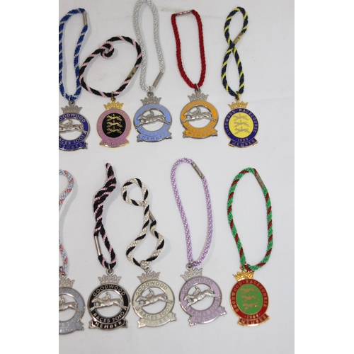 622 - QUANTITY OF GREYHOUND MEMBERS BADGES