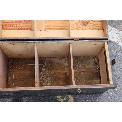 114 - 2 X VINTAGE PIGEON BOXES
78 X 29 X 33CM