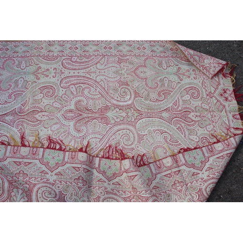 366 - VINTAGE THROW
173 X 165CM