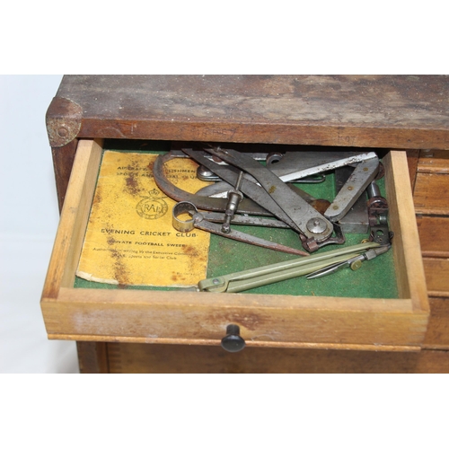 380 - ENGINEERS WORK BOX AND CONTENCE- NO KEY
46 X 22 X 32CM