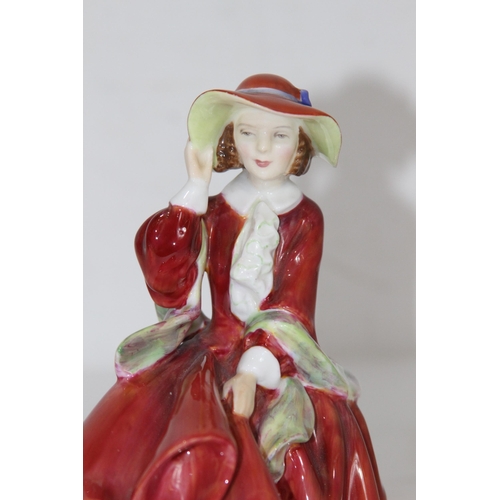 578 - ROYAL DOULTON TO OF THE HILL FIGURINE
19CM