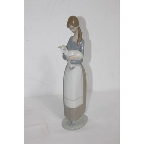 582 - LLADRO GIRL WITH LAMB NO 505