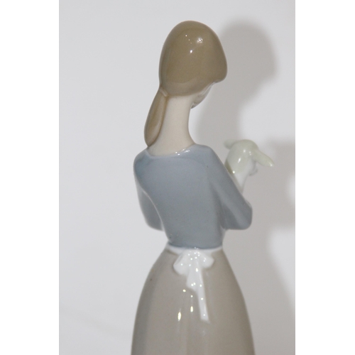 582 - LLADRO GIRL WITH LAMB NO 505