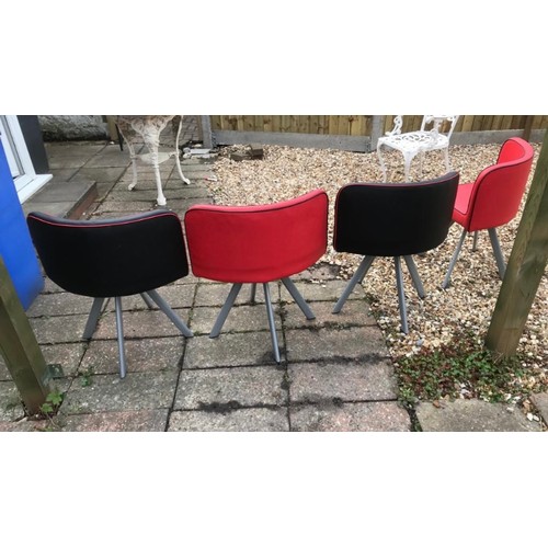 85 - RETRO DINER GLASSED TOPPED DINING TABLE AND 4 CHAIRS
90 x 90 x 76CM