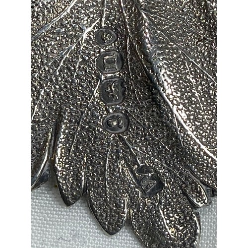 738 - LARGE GEORGIAN SILVER NATURALISTIC GRAPE LEAF FORM DECANTER LABEL - LONDON 1828